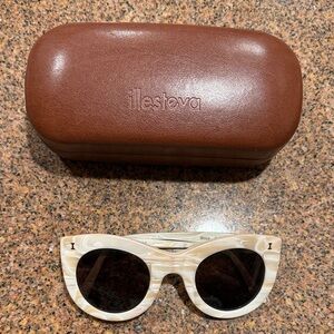 Illesteva Women's Beige Sunglasses